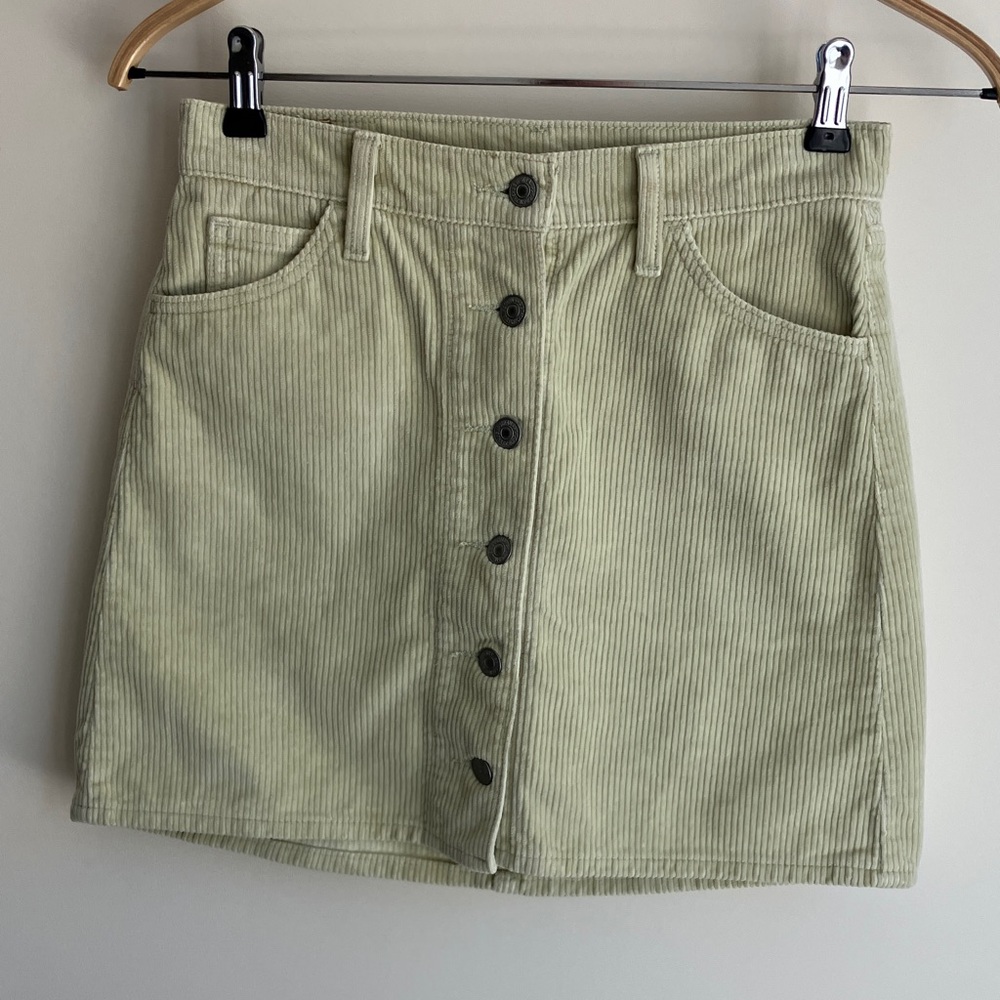 Levi's Premium Pistachio Green Corduroy Button Front Mini Skirt Women’s Size 27